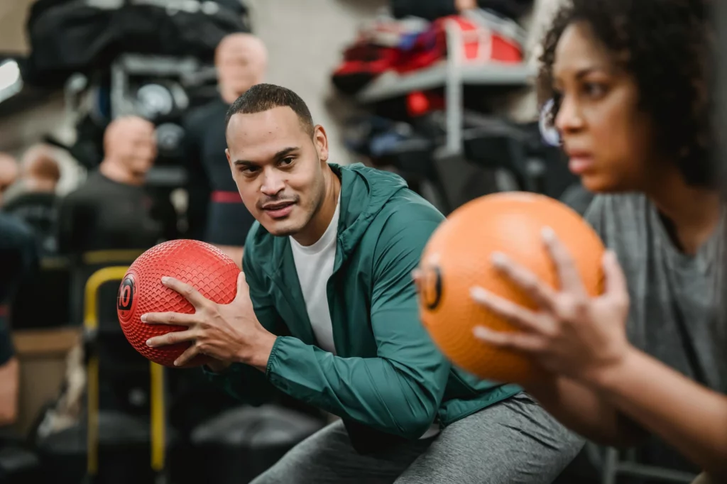 Le « sport-santé » recouvre la pratique d’activités physiques ou sportives qui contribuent au bien-être et à la santé du pratiquant